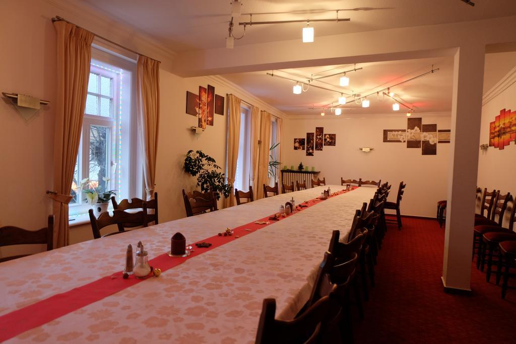 ווינזן Hotel Zum Weissen Ross מראה חיצוני תמונה