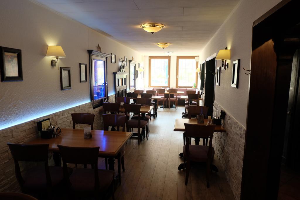 ווינזן Hotel Zum Weissen Ross מראה חיצוני תמונה